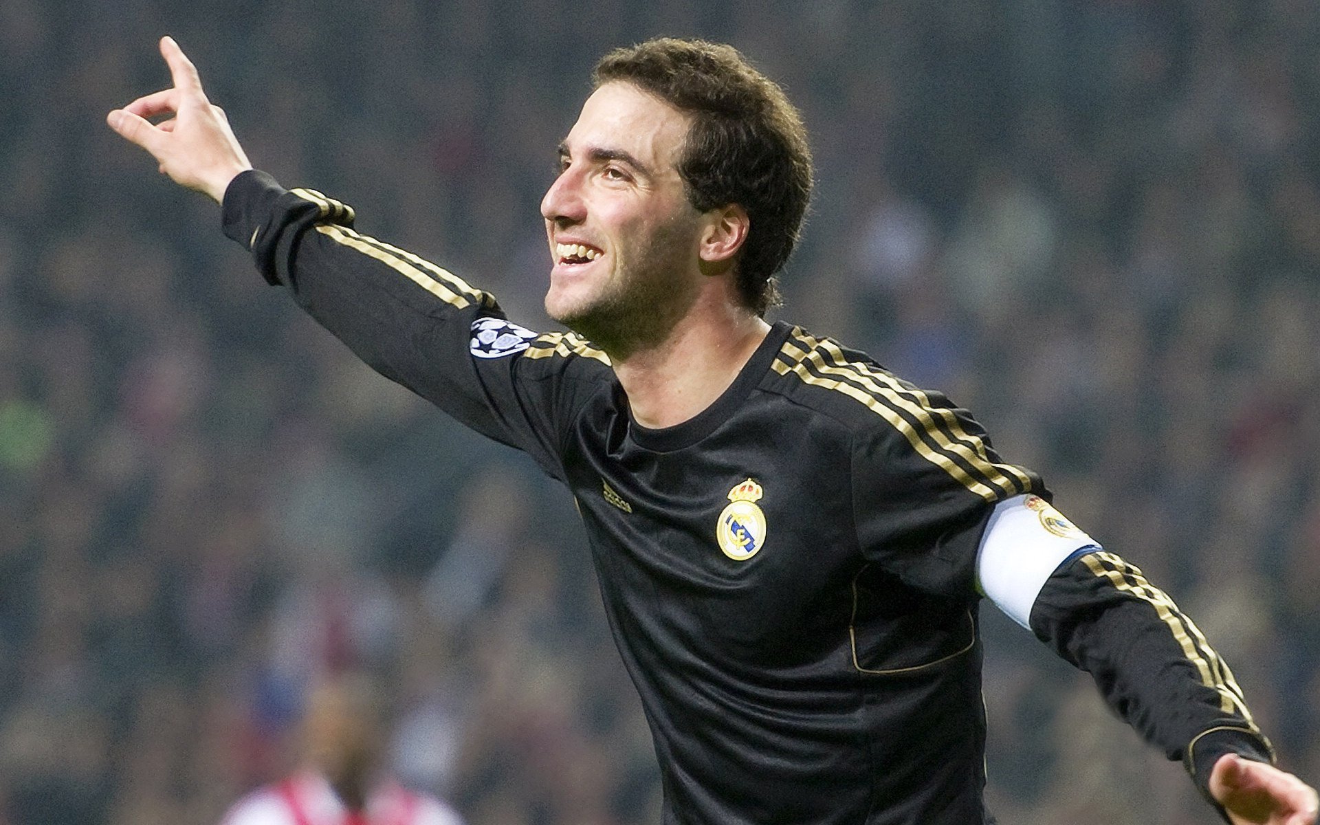 全国青少年冰雪嘉年华滑雪赛 孩子们在雪道上放飞童年